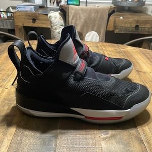 Air Jordan 33 low size 11 blk pre owned